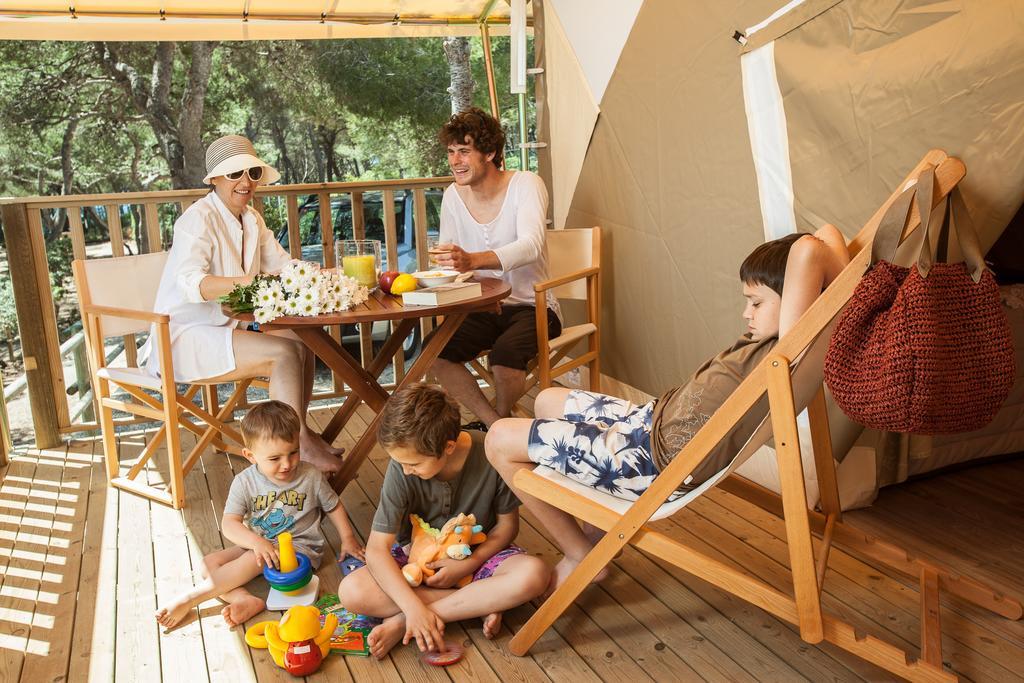 Camping Estival Torre De La Mora Tamarit Exterior photo